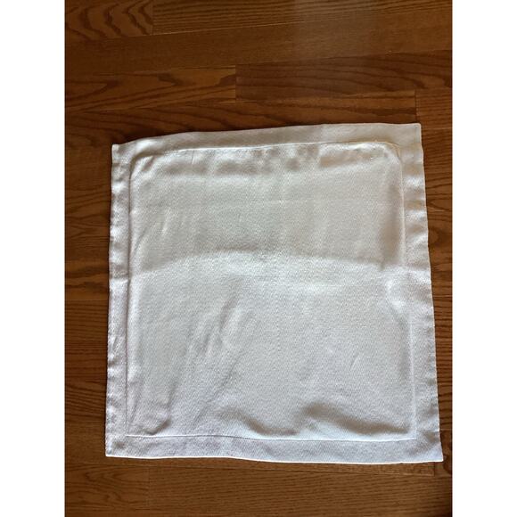 Docofil Chevron Design Beige/Cream Pillow Cover Fits 24x24 Pillow - Picture 4 of 5